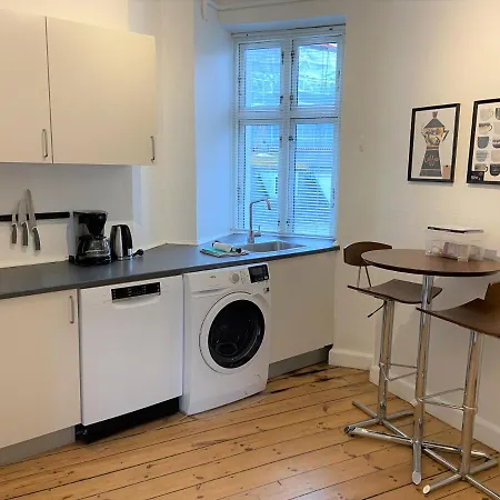 Apartment Lovely And Homey 2-bedroom In Charming Osterbro *