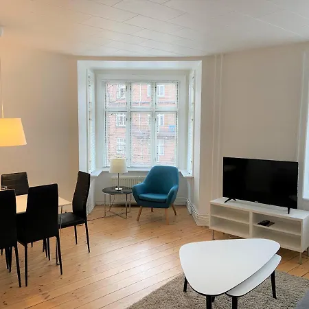 Lovely And Homey 2-bedroom In Charming Osterbro Apartment *